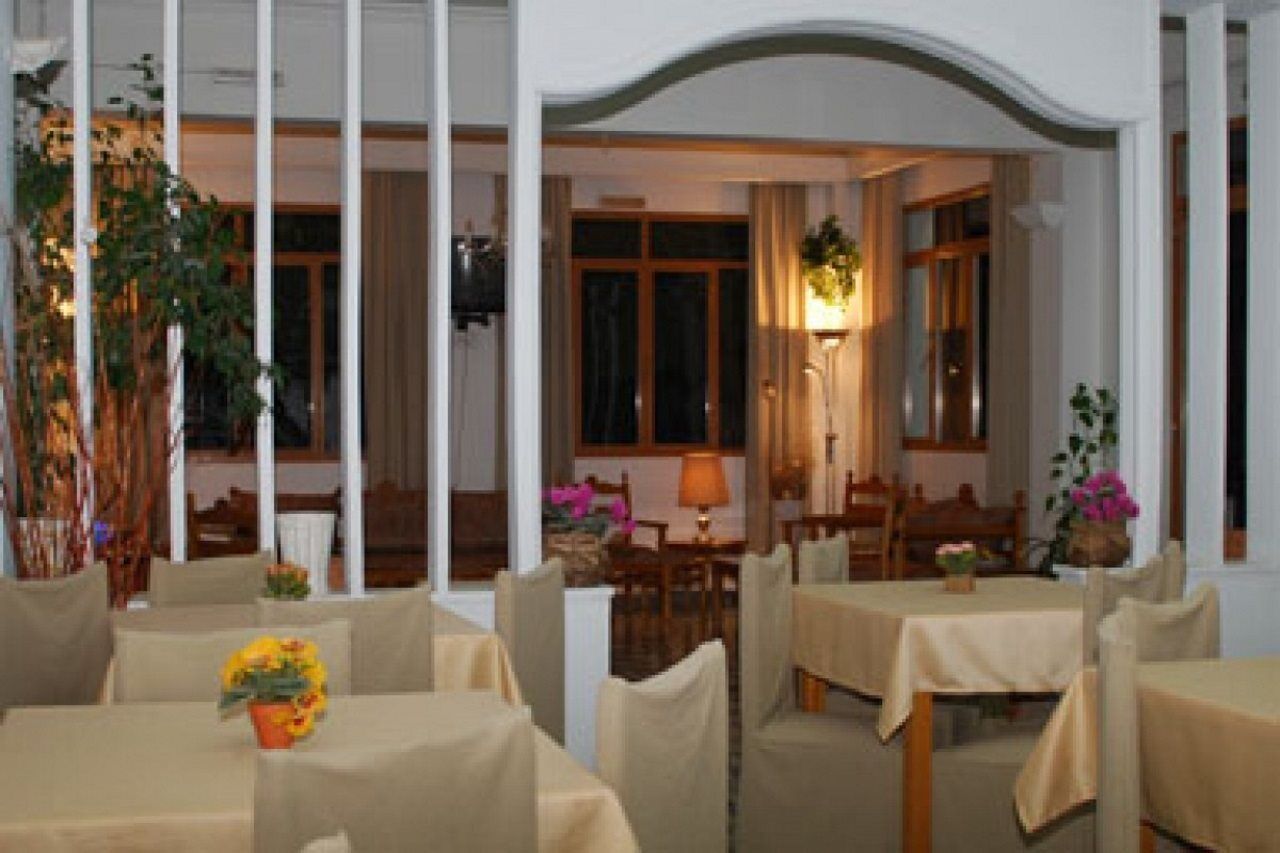 Serifos Beach Hotel Livadi  Екстериор снимка